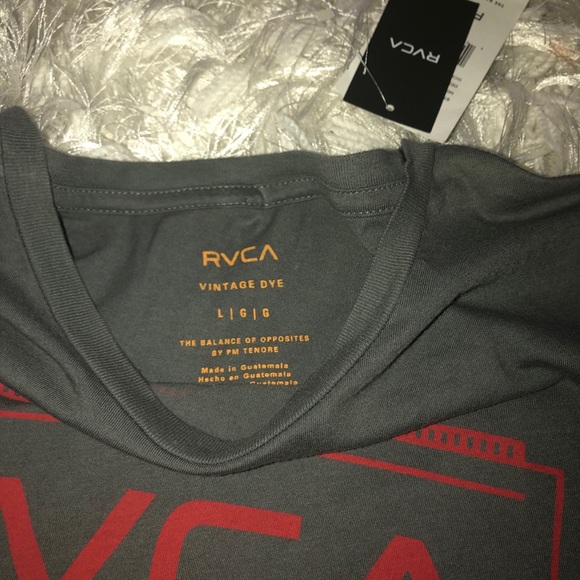 Men’s RVCA Tee.  L - Picture 5 of 7